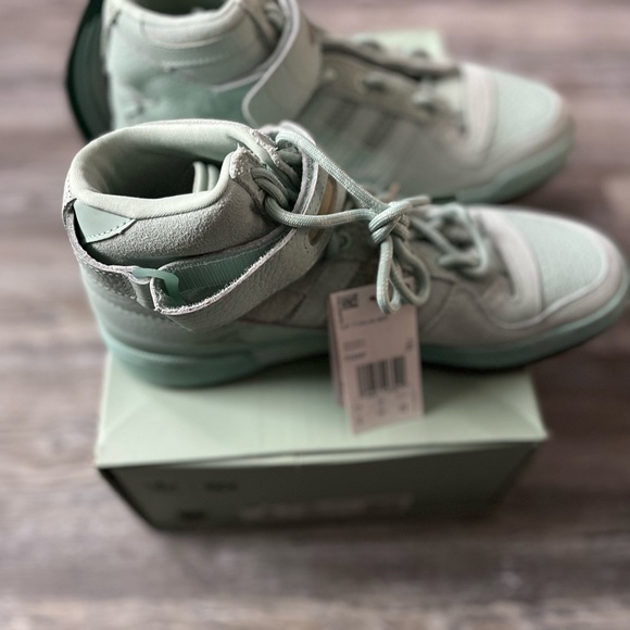 COPY - Ivy Park IVP FORUIM MID SNEAKERS - Picture 1 of 7